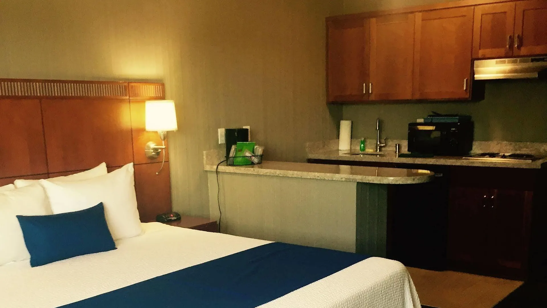 Country Inn & Suites By Radisson, Delta Park North Portland Hotel