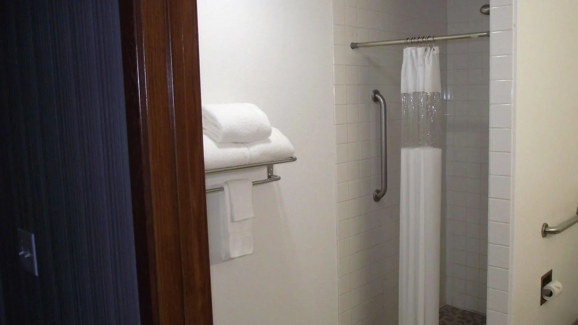 Country Inn & Suites By Radisson, Delta Park North Portland